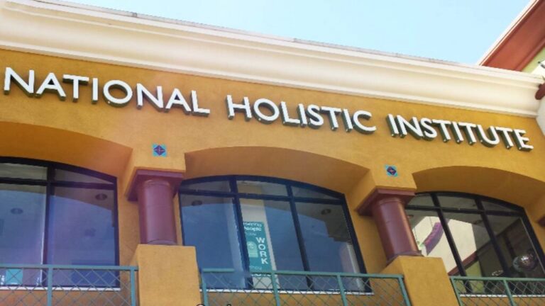 Best Holistic Centers United States: The 2026 Editorial Guide